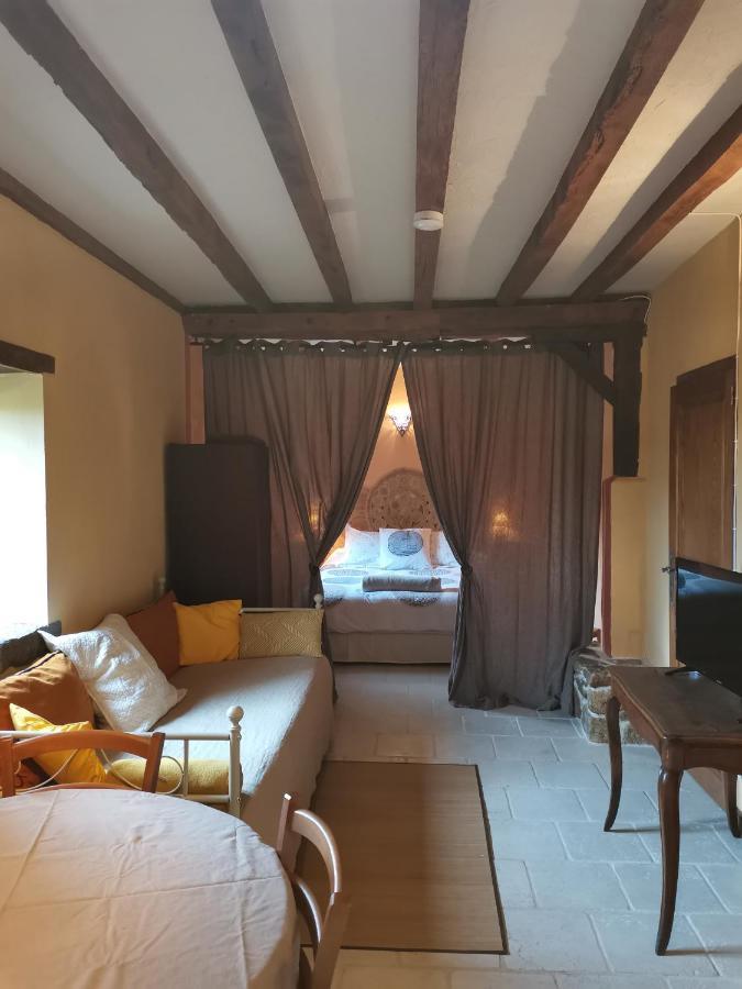 Domaine Des Maillets Bed and Breakfast Blot-l'Eglise Exteriör bild